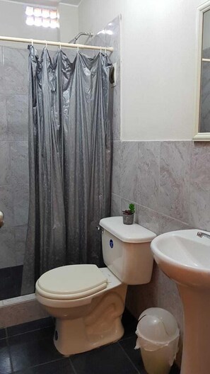 Dusj, såpe og toalettpapir