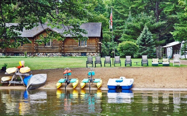 Plage, chaises longues