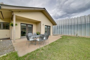 Patio | Outdoor Dining Area