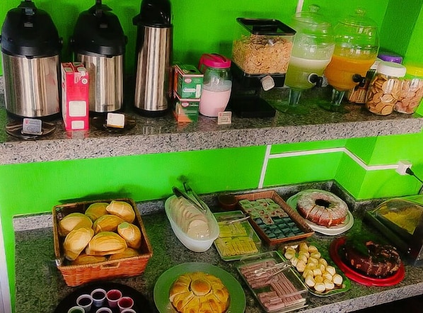 Inbegriffenes Frühstücksbuffet unter der Woche