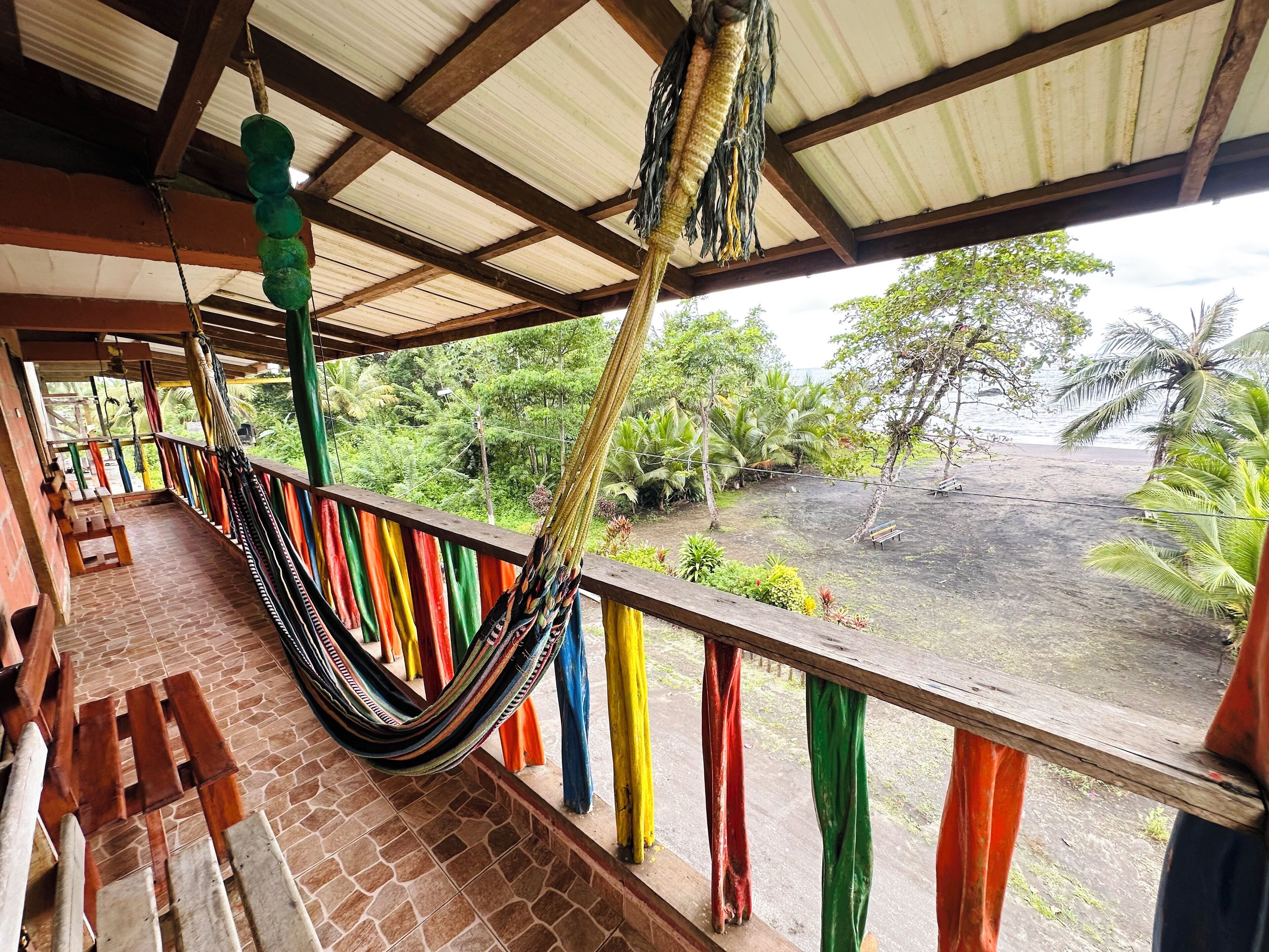 Téléviseur à écran plat de 40 po avec chaînes spécialisées, téléviseur
