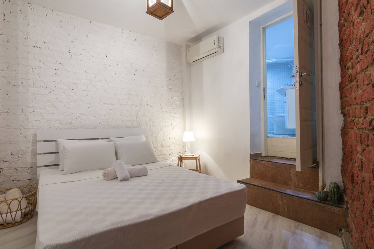 Cift Kisilik Standart Oda | Egyptian cotton sheets, premium bedding, Select Comfort beds, minibar