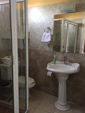 Family Apartment | Bathroom