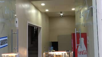 Pintu masuk properti