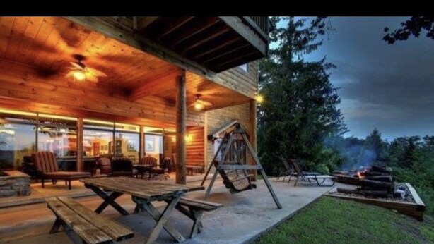 Exterior - Eagles rest lodge (Helen)