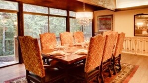 Luxury Cabin, Multiple Beds, Mountain View | In-room dining - Eagles rest lodge (Helen)