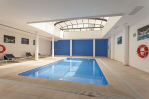 Indoor pool - ApartUP Patacona Beach Select (Alboraya)