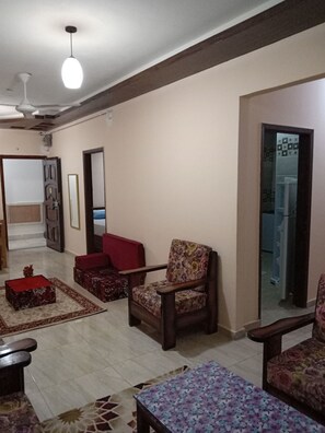 32-inch flat-screen TV with satellite channels, TV - Almanara Hotel Marsa Matrouh (Marsa Matrouh)