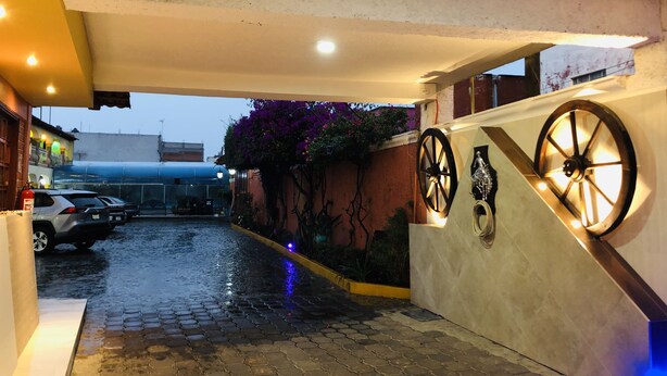 Front of property - Hotel del Rey (Tlaxcala)