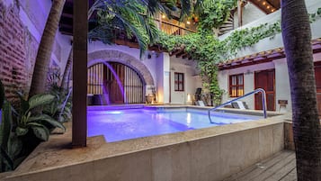 Outdoor pool, sun loungers