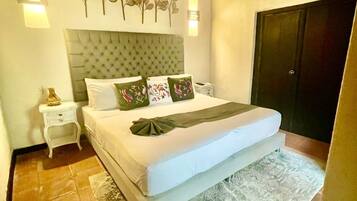 13 bedrooms, in-room safe, desk, iron/ironing board