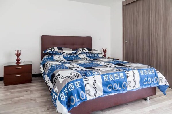 1 chambre, fer et planche Ă repasser, Wi-Fi gratuit, draps fournis