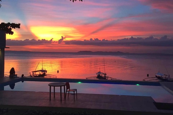 Outdoor pool, open 6:30 AM to 10:00 PM, sun loungers