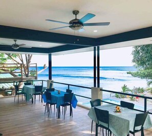 Outdoor dining - Bentrina Diving Resort (Mabini)