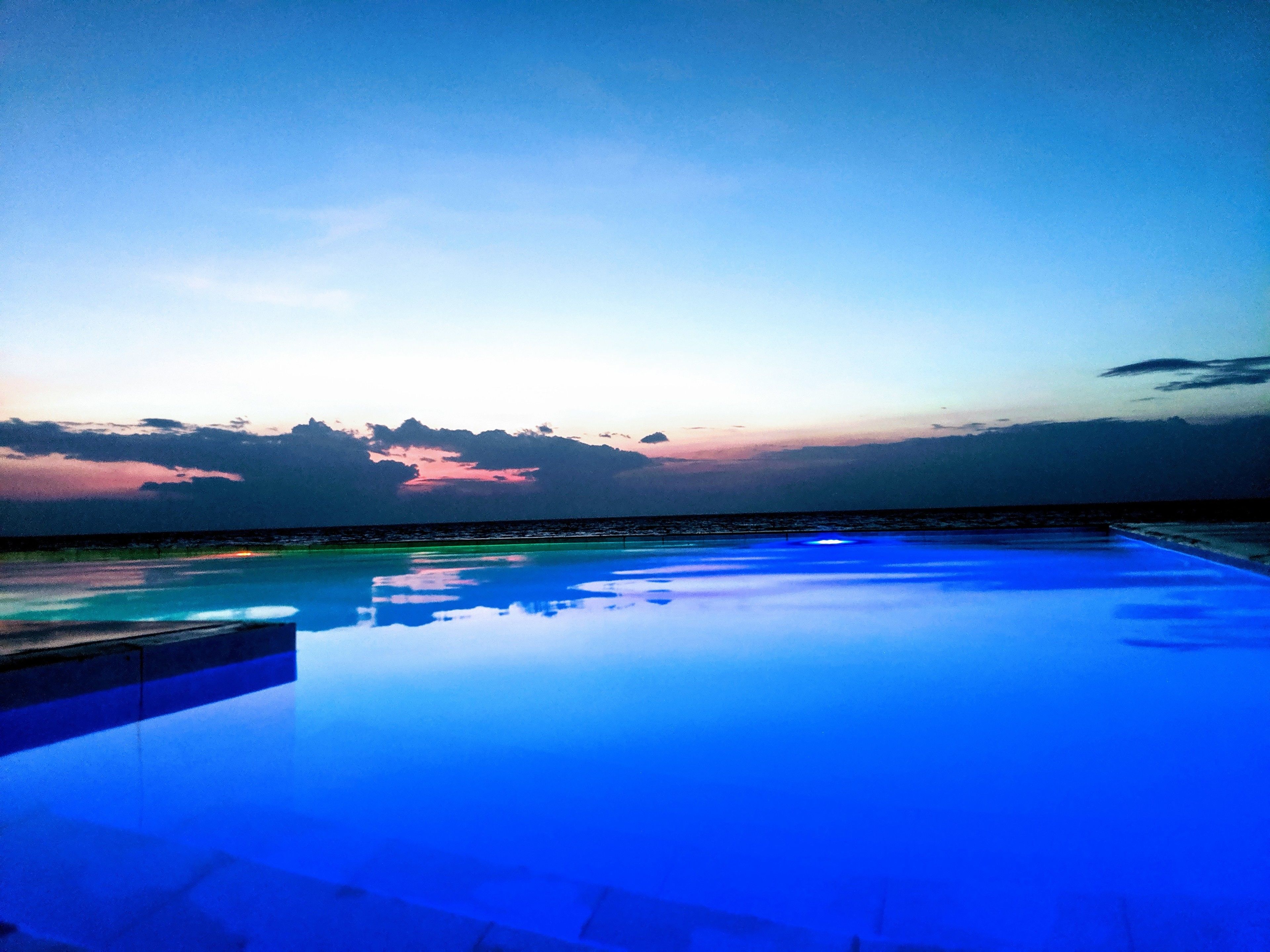 Outdoor pool, open 6:30 AM to 10:00 PM, sun loungers