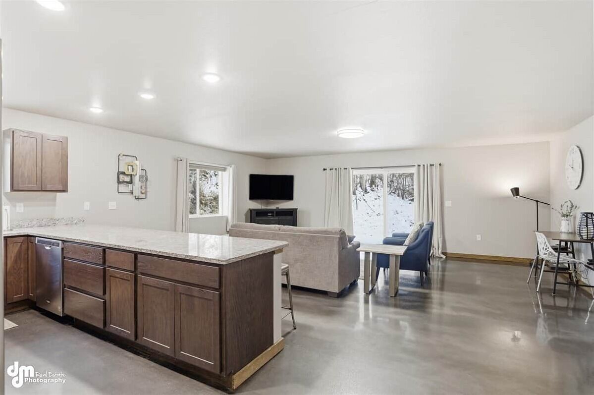 电视、Netflix、DVD 播放器、流媒体服务