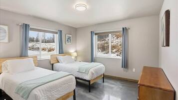 3 bedrooms, iron/ironing board, WiFi