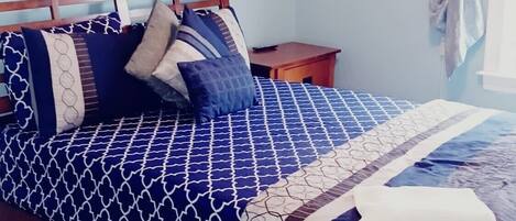 4 habitaciones, caja de seguridad en la habitación y escritorio