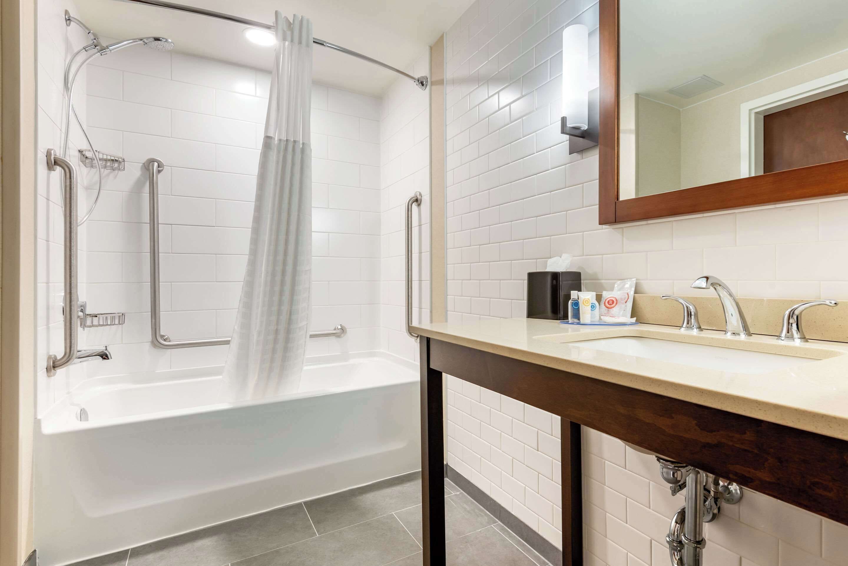 desk, laptop workspace, iron/ironing board, free wifi