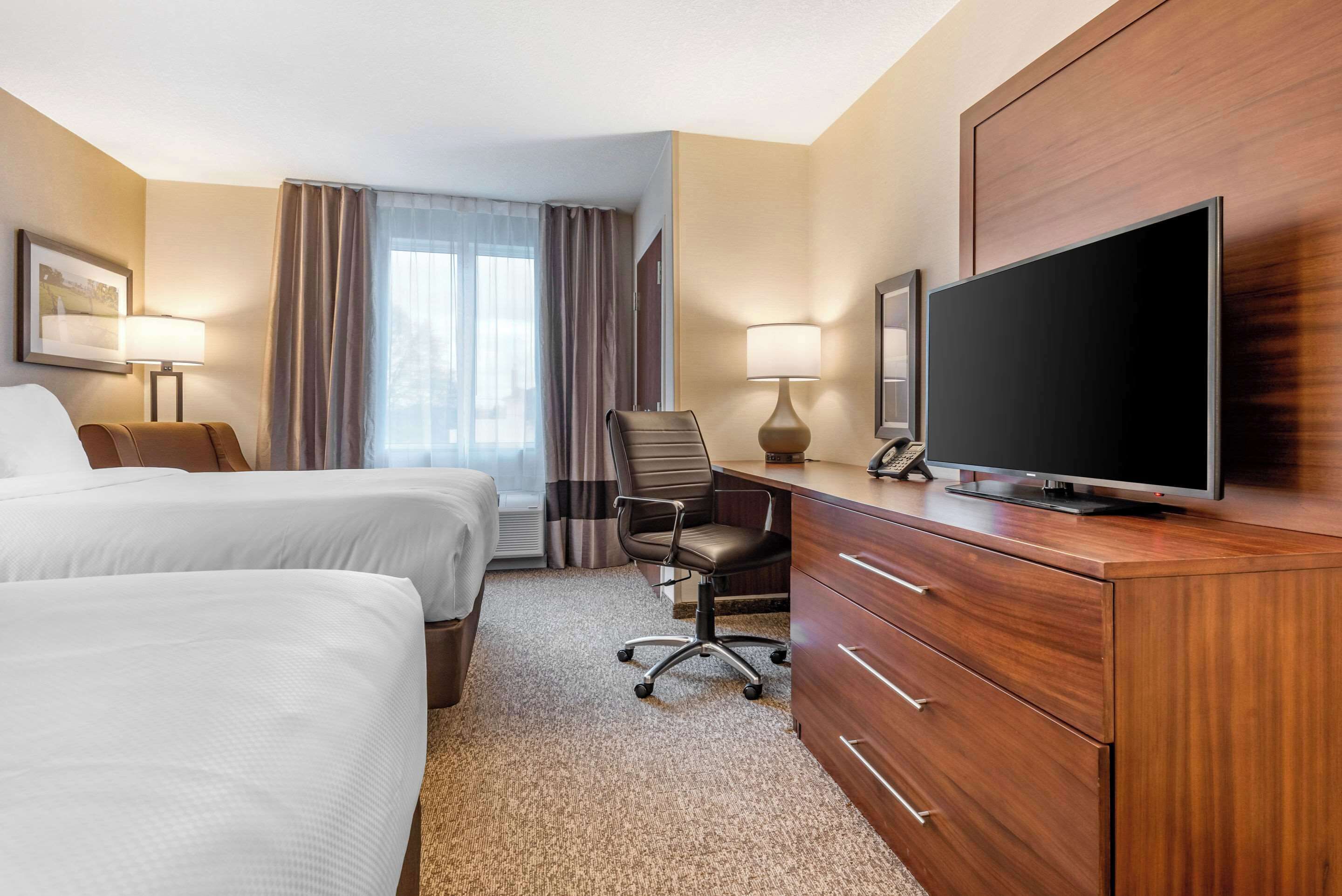 standard room, 2 queen beds, non smoking | desk, laptop workspace, iron/ironing board, free wifi