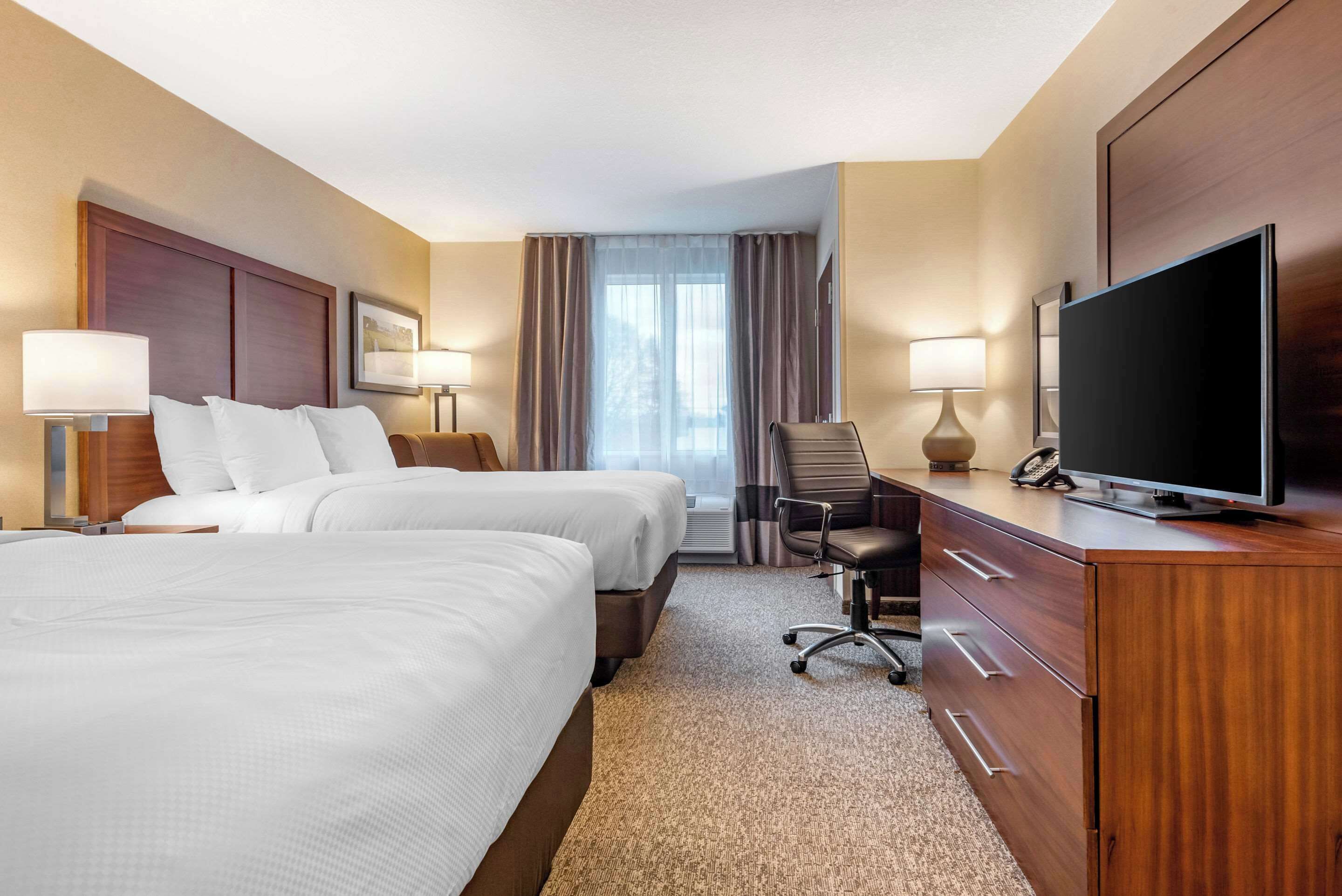 standard room, 2 queen beds, non smoking | desk, laptop workspace, iron/ironing board, free wifi