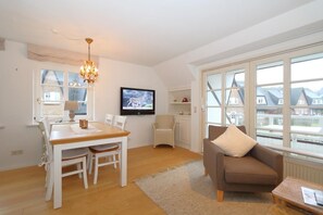 TV, stereo - Apartment Krause<br><br>A lovingly furnished, fully equipped, modern and quietly located vacation home awaits you at Apartment Krause. (Munkmarsch)
