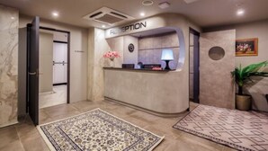 Reception - Circular House (Singapore)
