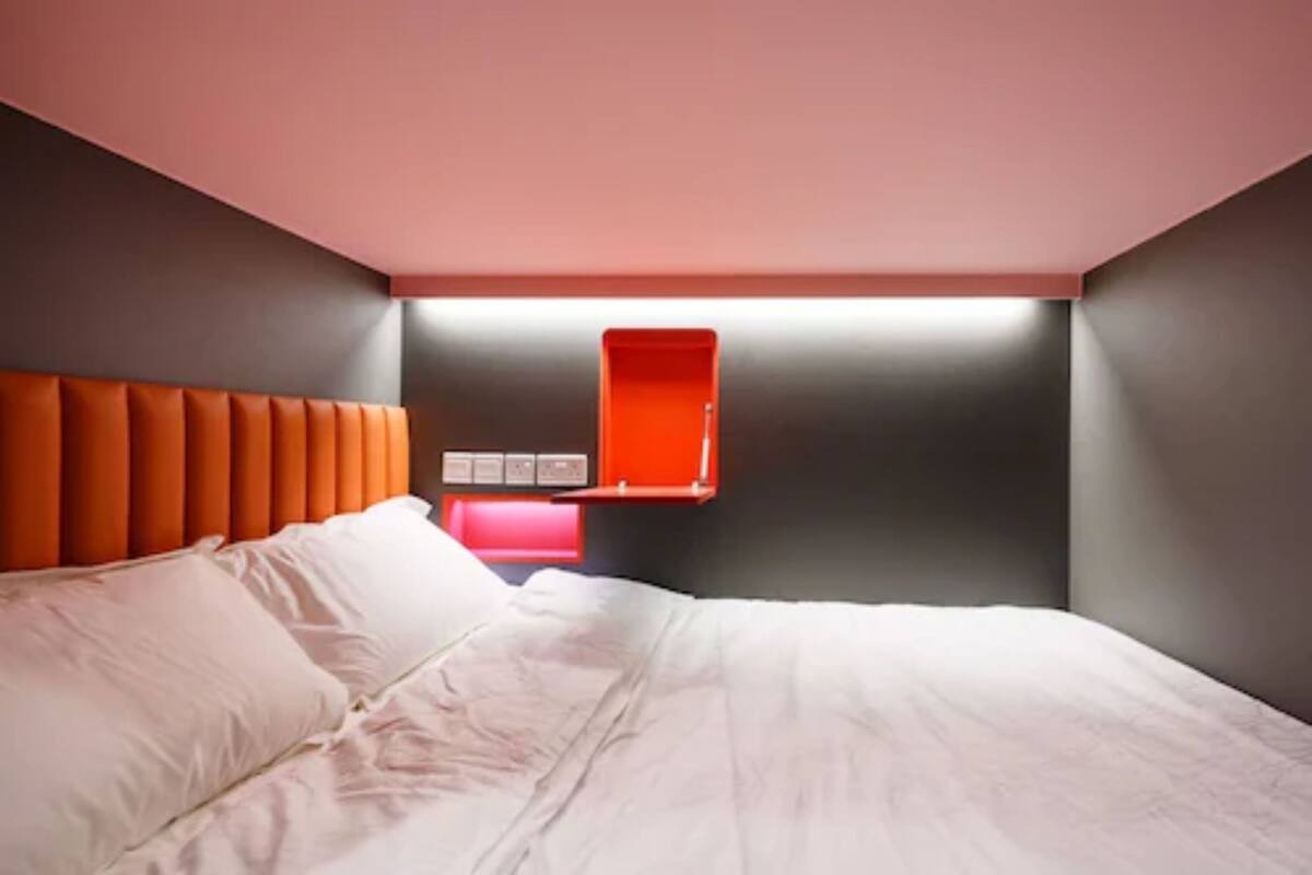 Soundproofing, iron/ironing board, WiFi (free), bed sheets