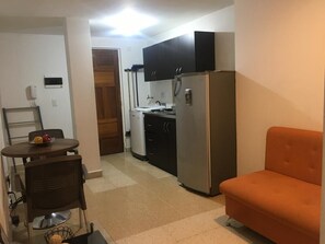 Interior - Comodo aparta suite en Laureles cerca a la 70 (Medellín)