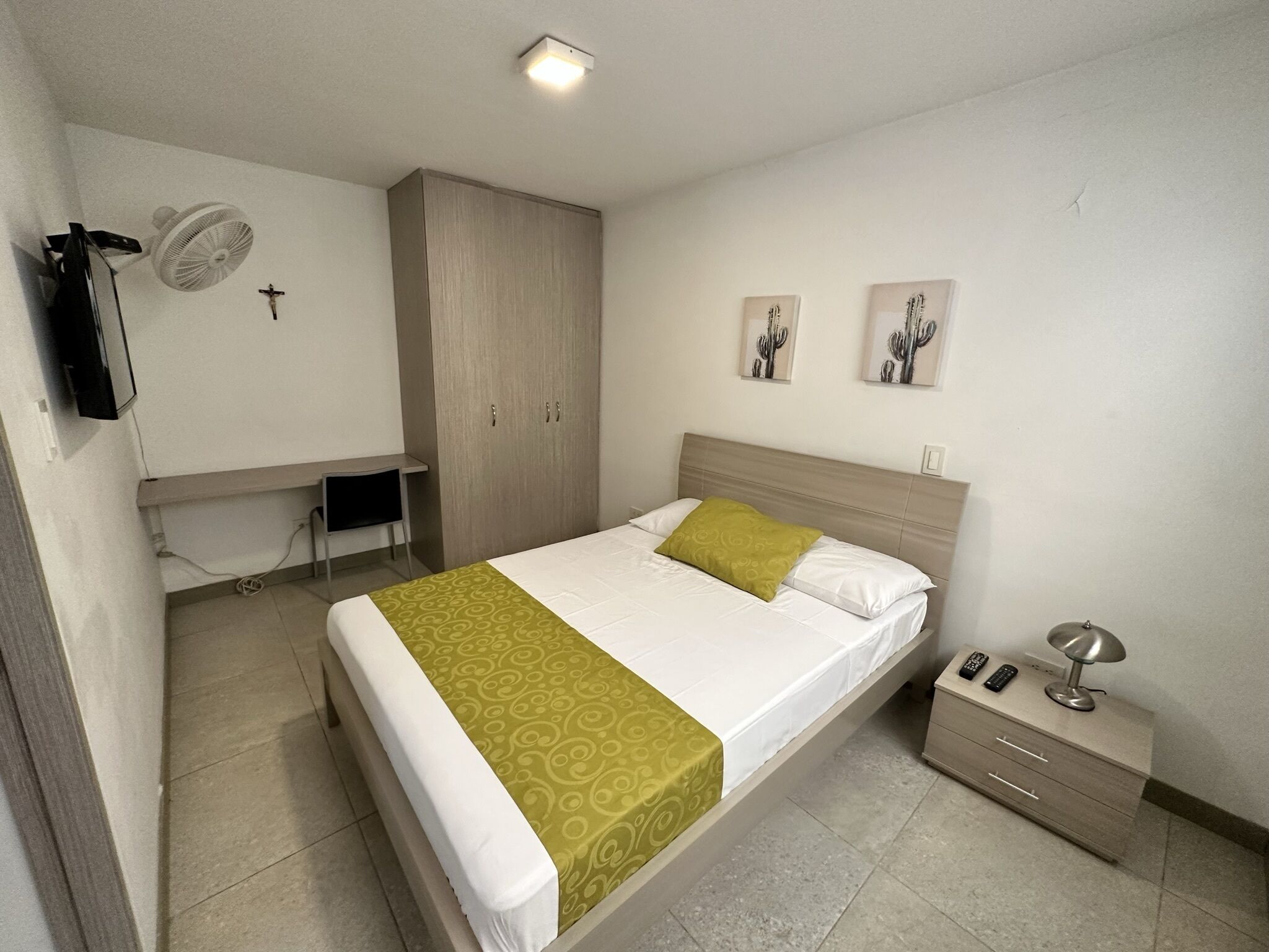 2 bedrooms, desk, iron/ironing board, free WiFi