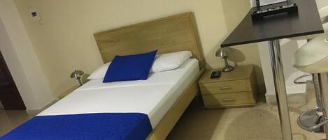 2 Schlafzimmer, Schreibtisch, Bügeleisen/Bügelbrett, kostenloses WLAN