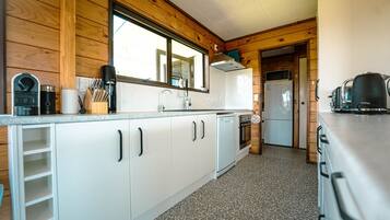 KylskÄp, mikrovÄgsugn, ugn och spishÀll