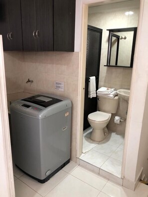 Toallas y papel de baño 