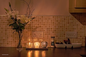 Fridge, microwave, dishwasher, coffee/tea maker