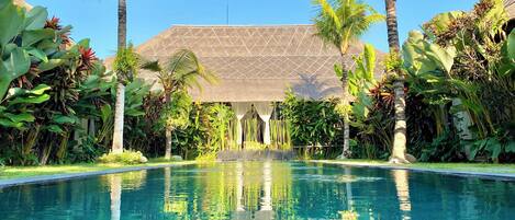 Outdoor pool, pool loungers