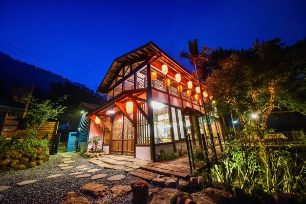 Casa clássico, várias camas | Fachada