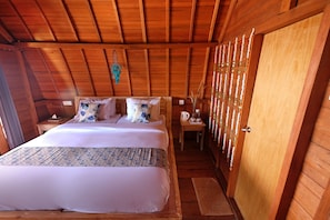 Superior Room Sea View Upstair | Bar mini, langsir/tirai gelap terus, Wi-fi percuma, cadar katil