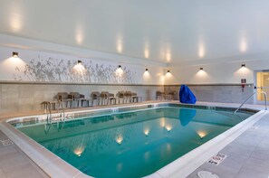 Piscine intérieure
