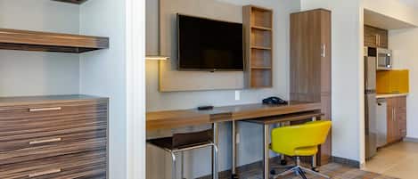 Bureau, espace de travail pour ordinateur portable, rideaux occultants