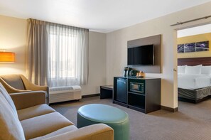 Individually decorated, individually furnished, desk, blackout drapes - Sleep Inn Great Falls Airport (Great Falls)