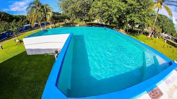 Piscine extérieure