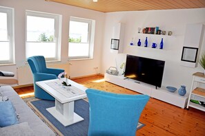 Unclassified image, 3 of 25, button