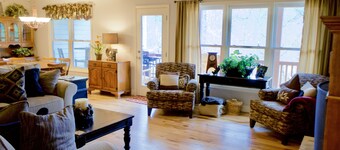 Explore, Relax: Mountain House, Yahoola Creek, Cherokee Forest