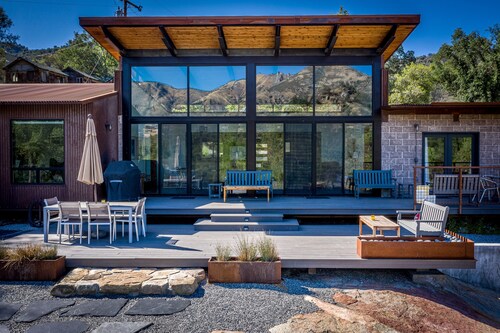 Best Swimming Hole in Town - Five Bedrooms - All King Beds! 