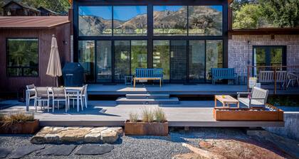 Best Swimming Hole in Town - Five Bedrooms - All King Beds!