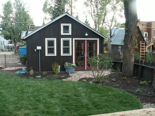 Fantastic 1 makuuhuone sijaitsee 1/2 korttelin päässä Elk Ave.