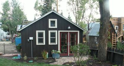 Fantastic 1 makuuhuone sijaitsee 1/2 korttelin päässä Elk Ave.