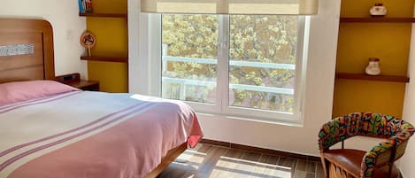 Double Room, 1 King Bed, Garden View | Individually decorated, individually furnished, desk, soundproofing