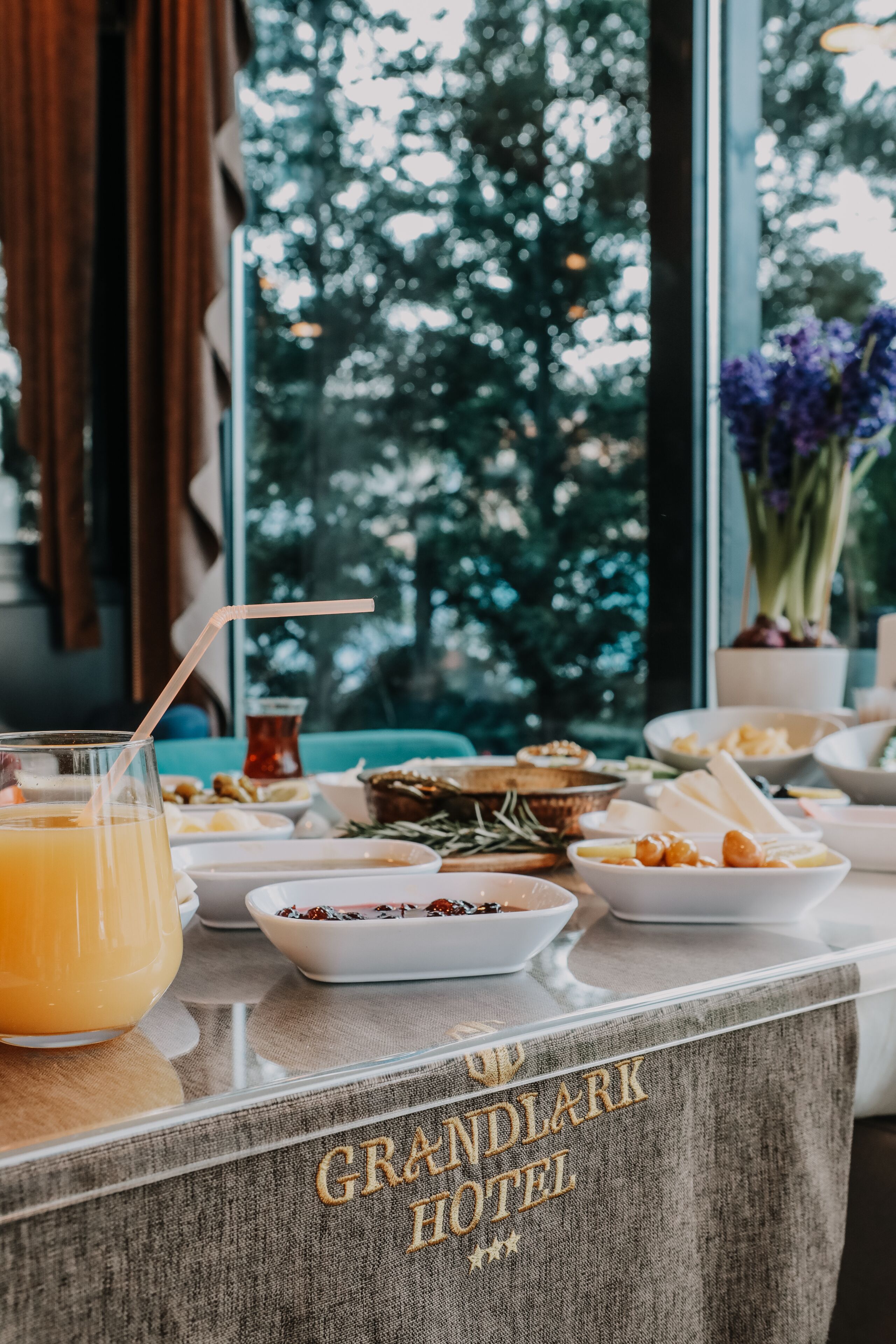 Free daily full breakfast