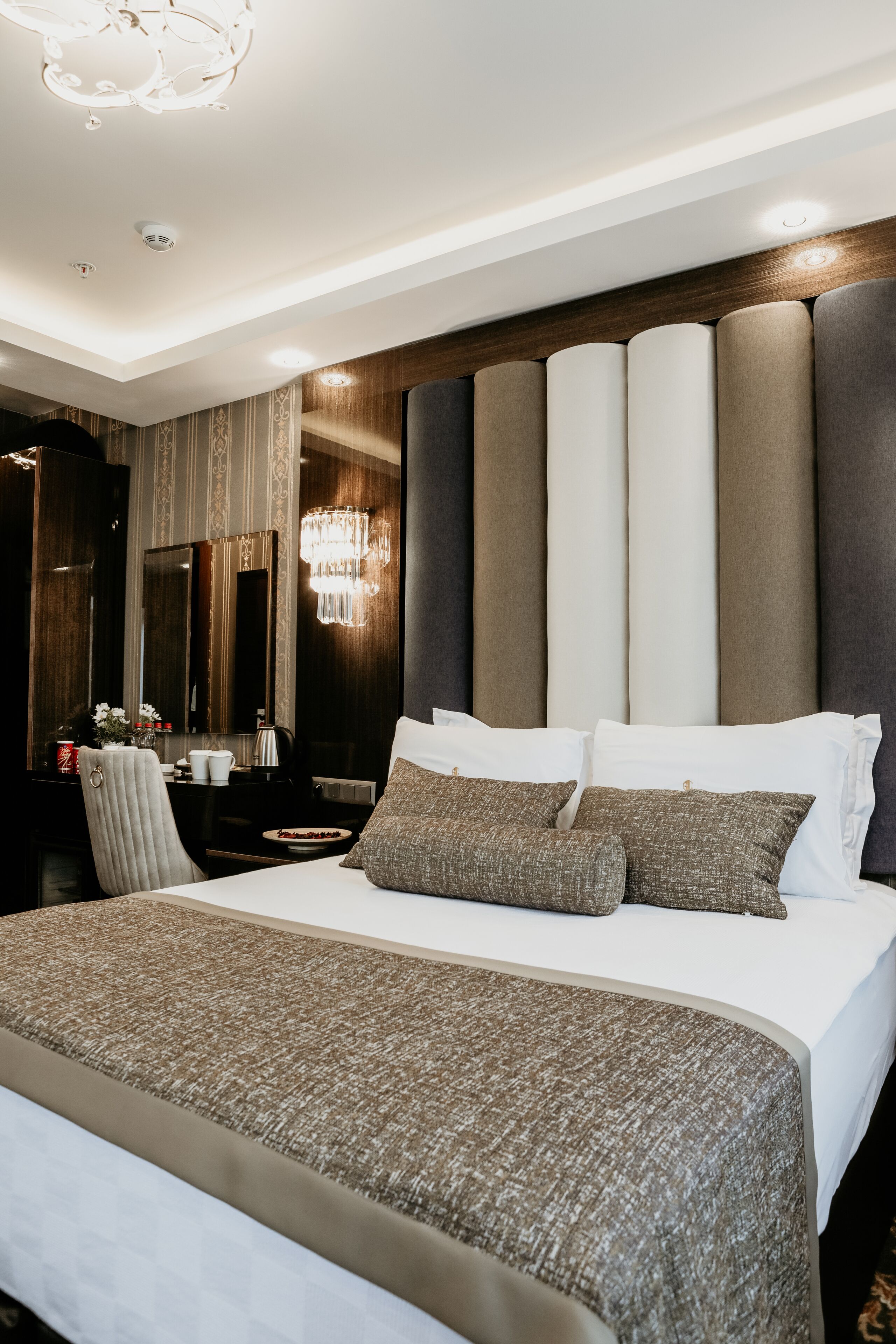 luxury room, 1 queen bed, sea view | 1 bedroom, egyptian cotton sheets, premium bedding, down duvets